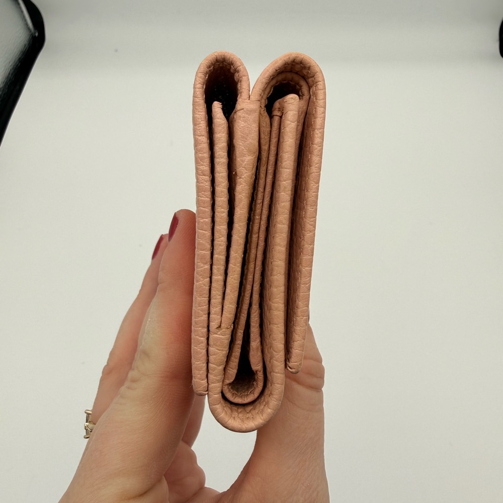 Gucci Pink Leather Compact Wallet - Picture 2 of 9